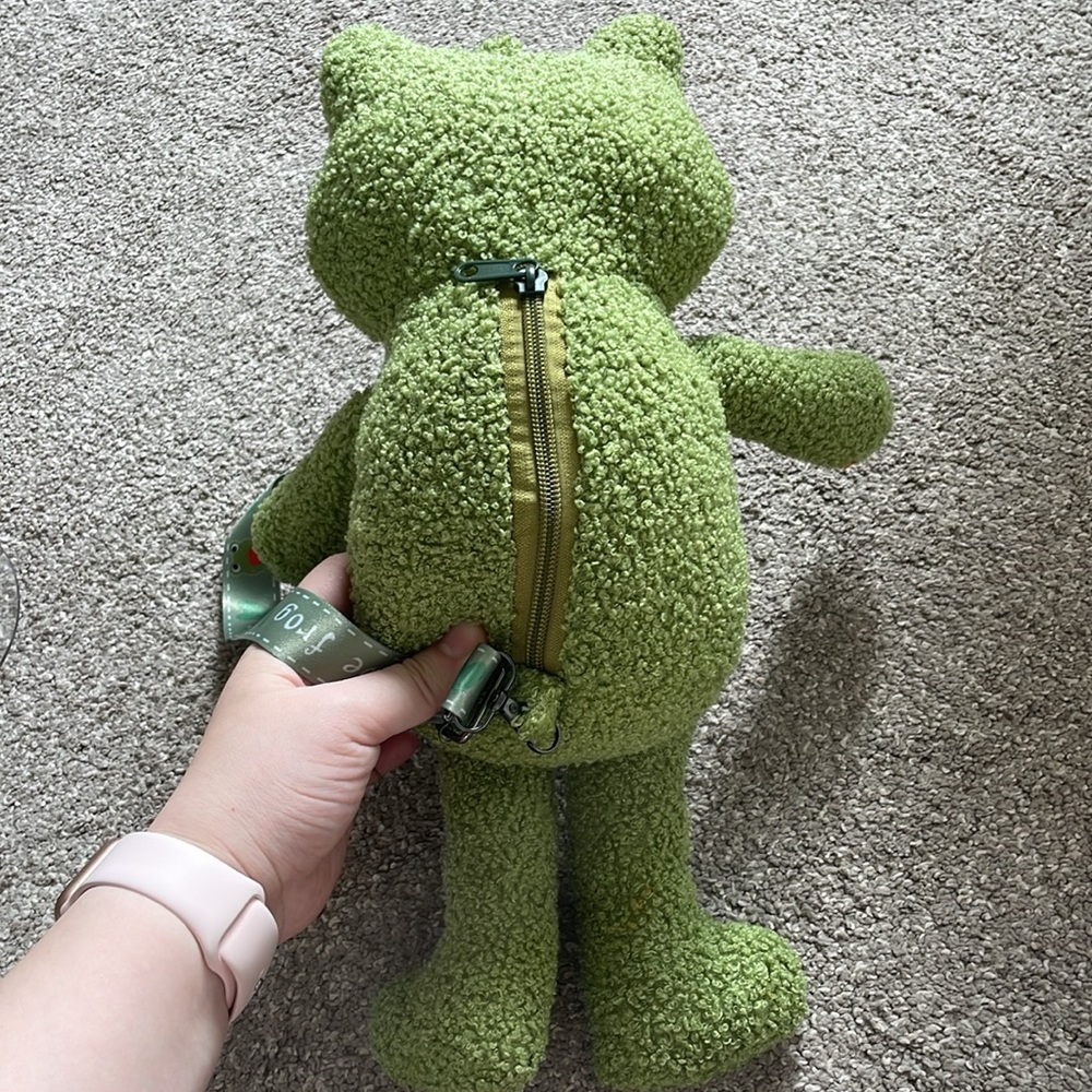 Cute Green Frog Crossbody Bag Frog Head Plush Purse Adjustable Printed Strap - Picture 4 of 6